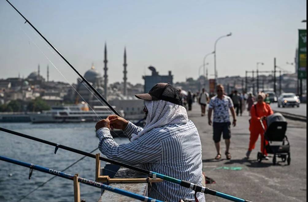 İstanbul gece nemden uyuyamadı. Bir ilçe yüzde 99 ile rekor kırdı 11